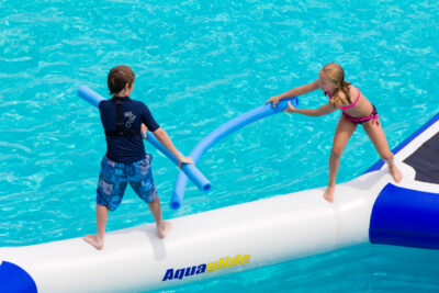 Aquaglide Foxtrot - Floating Inflatable Balance Beam