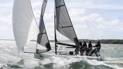 RS21 Keelboat