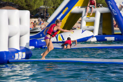 Aquaglide Speedway 20 - Floating Inflatable Platform and Link